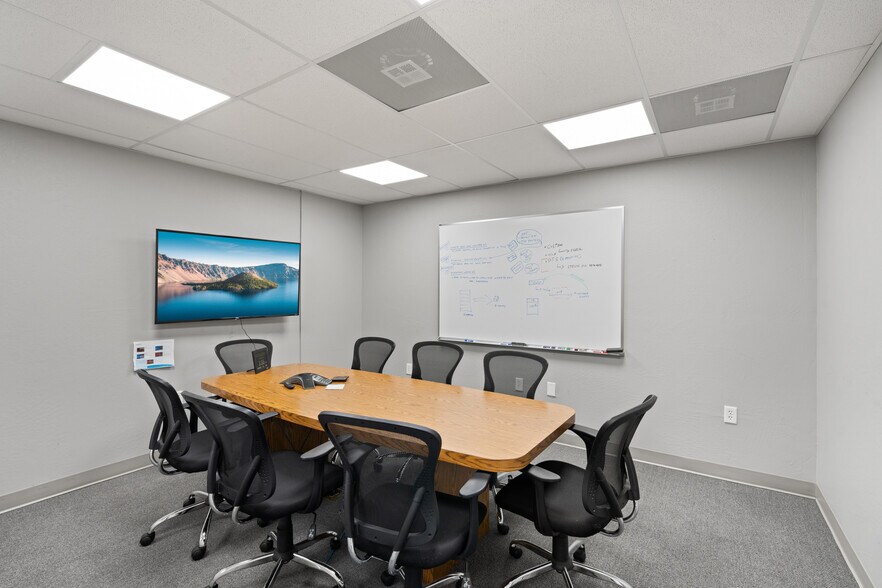 More Photos Of 1388 Antelope Rd, White City Office For Sale