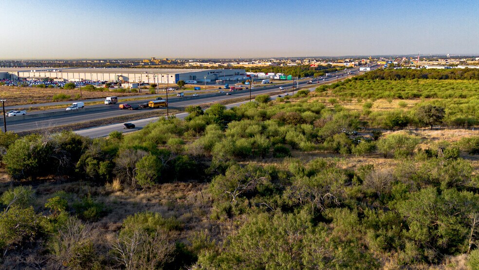 More Photos Of 4261 IH-35 Expy, New Braunfels Land For Sale