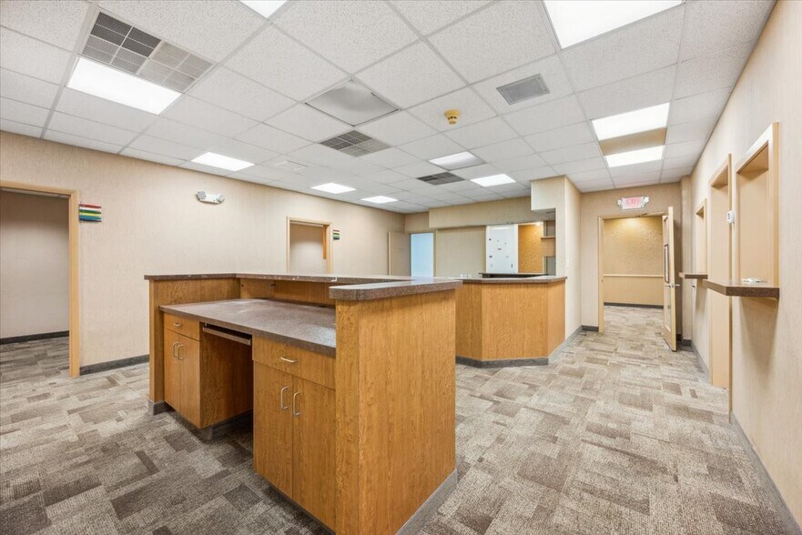 More Photos Of 215 Union Ave, Bridgewater Office For Sale