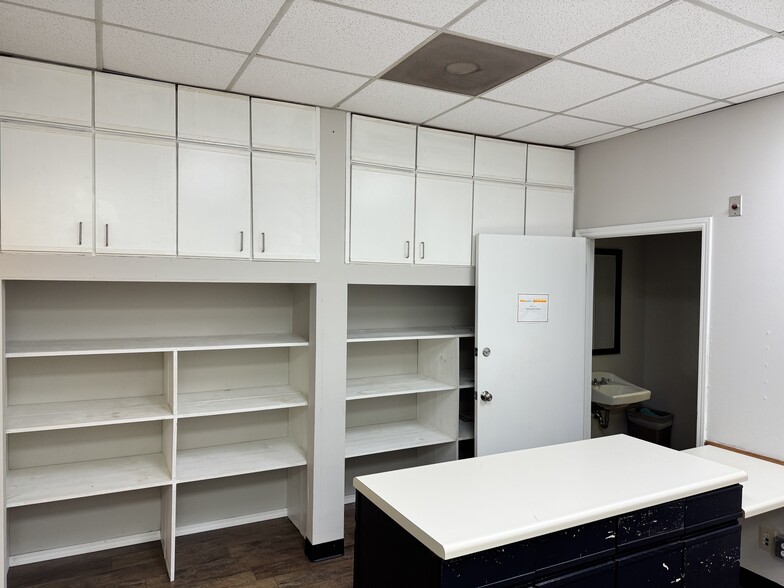 More Photos Of 215 Clairemont Ave, Decatur Unknown For Lease