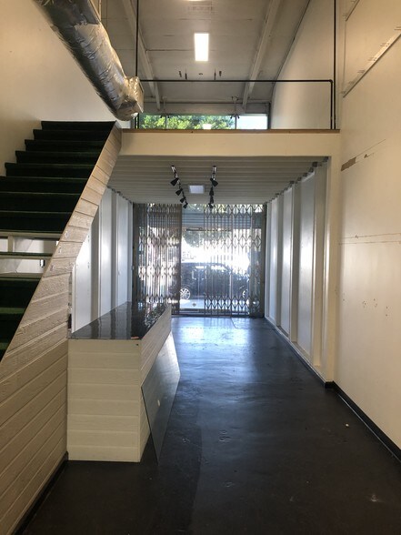More Photos Of 7318 Melrose Ave, Los Angeles Storefront Retail Office For Sale