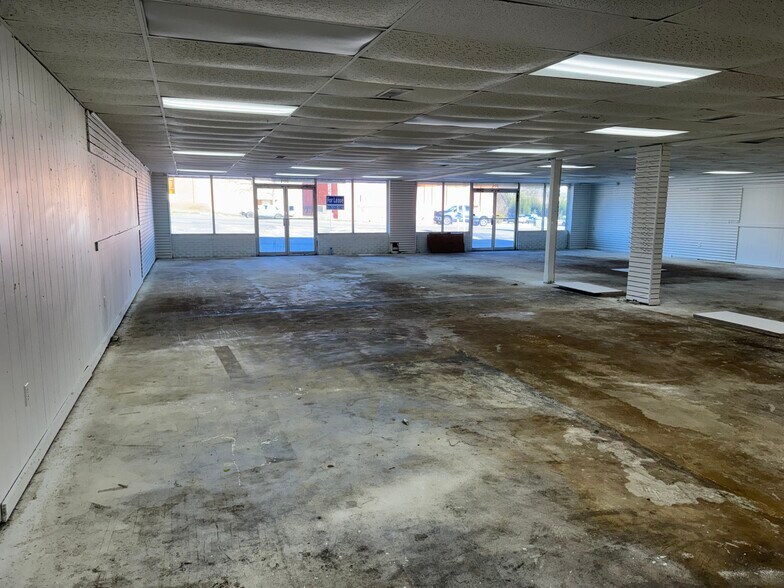 More Photos Of , Muscle Shoals General Retail For Sale