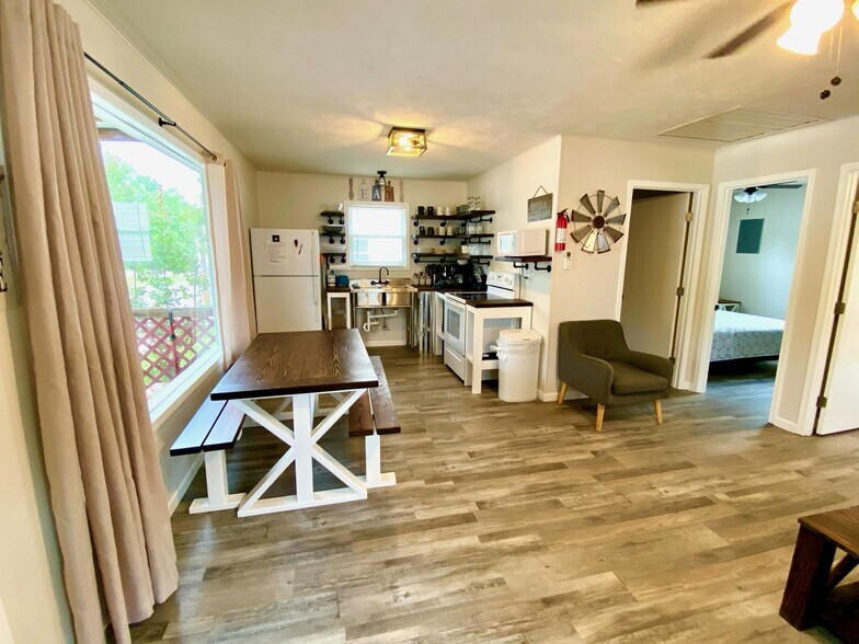 More Photos Of 1575 Tablerock Cir, Branson Hotel For Sale