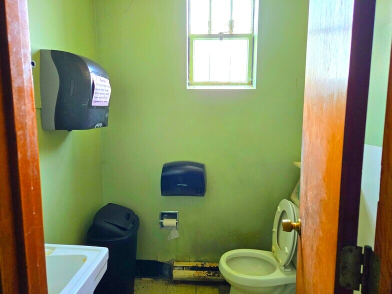 More Photos Of 24 W Main St, Mohawk Convenience Store For Sale