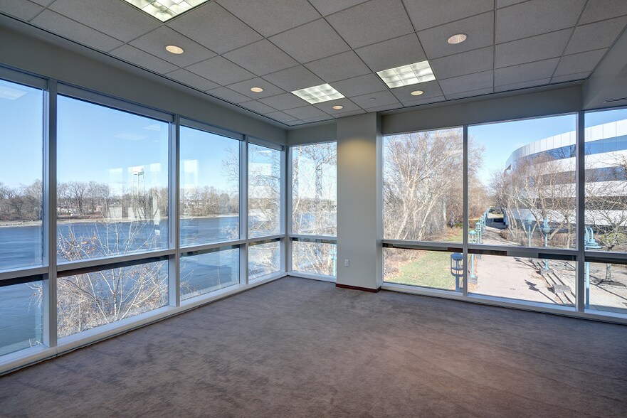 More Photos Of 400 Riverview Plz, Trenton Office For Lease