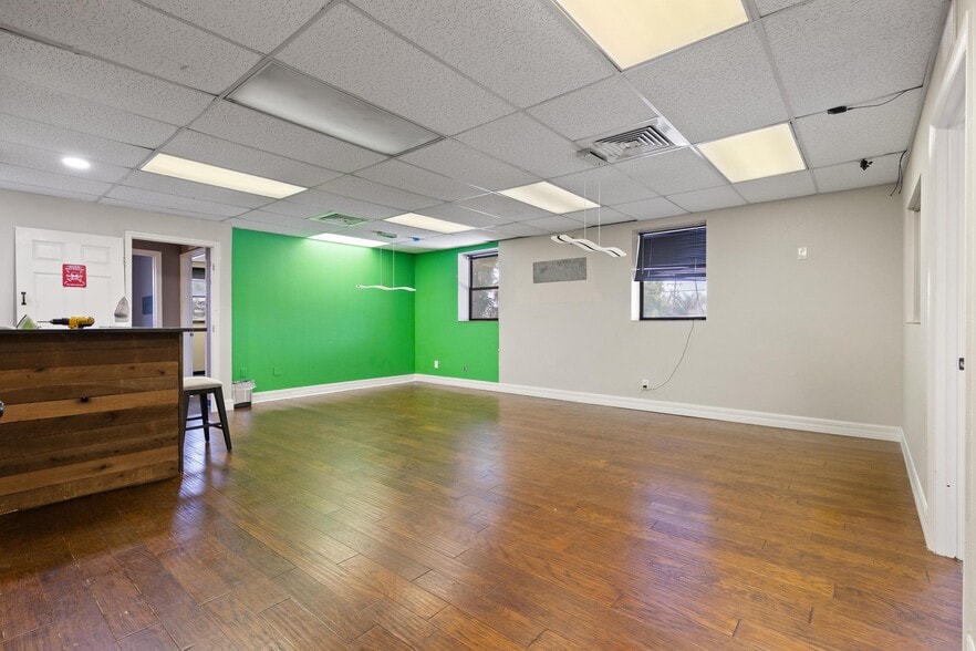 More Photos Of 5021 W Nassau St, Tampa Manufacturing For Sale