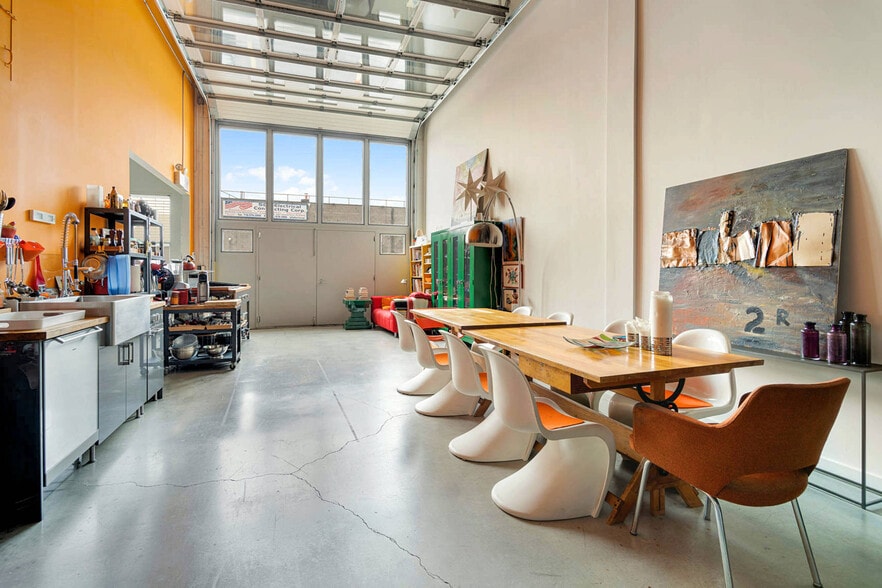 More Photos Of 251 Montrose Ave, Brooklyn Flex For Sale