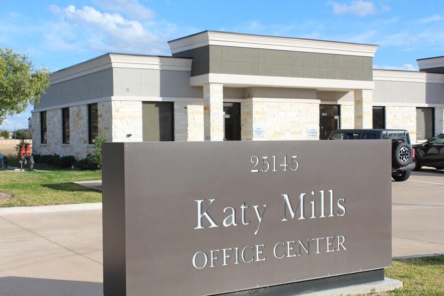 More Photos Of 25145 Star Ln, Katy Office For Sale