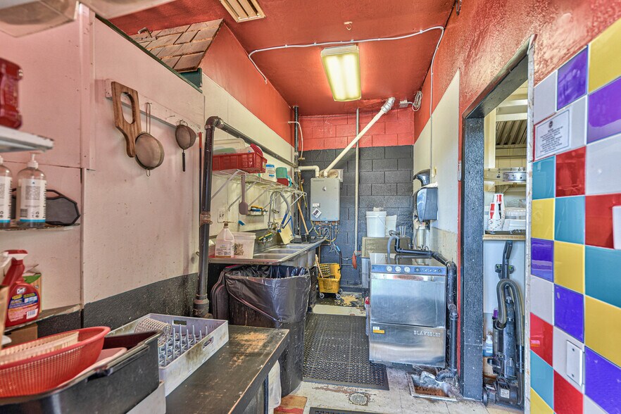 More Photos Of 223 Reindollar Ave, Marina Office For Lease