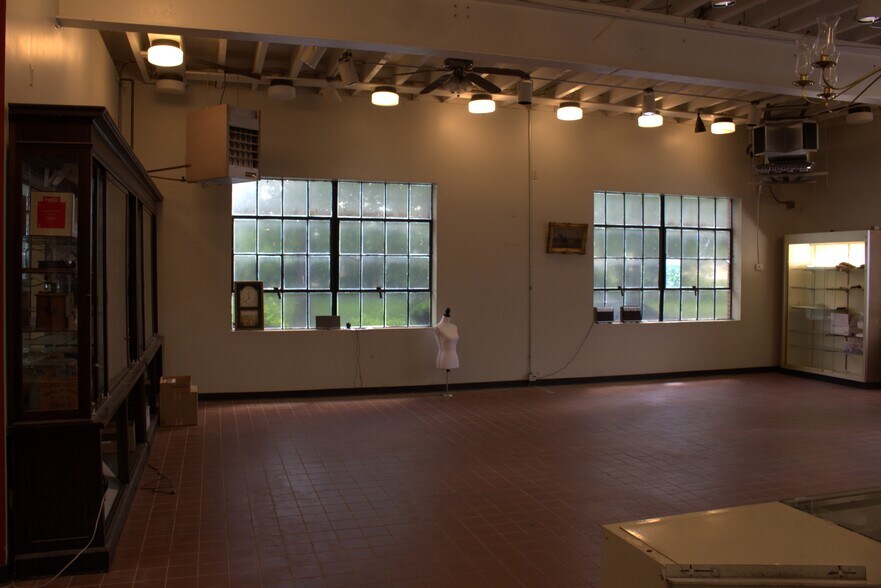 More Photos Of 144 Runnymeade rd, Bunker Hill General Retail For Sale
