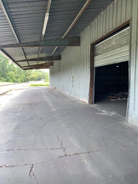 More Photos Of 16487 Sawmill Rd, Moundville Manufacturing For Sale