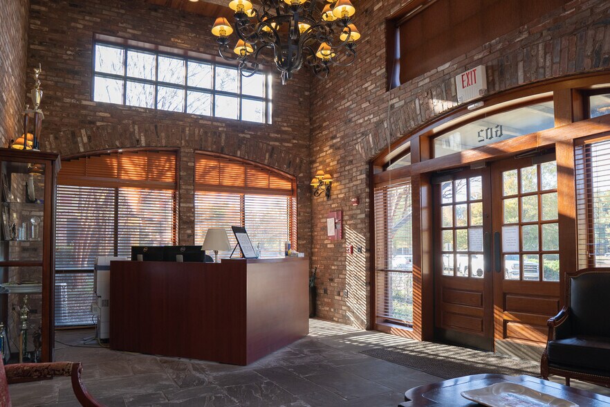 More Photos Of 602 Crescent Pl, Ridgeland Office For Lease