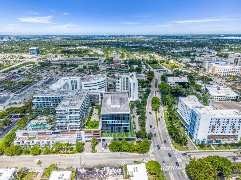 More Photos Of 2920-2950 NE 207th St, Aventura Unknown For Lease