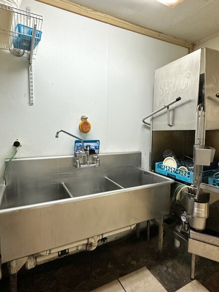 More Photos Of 2989 Hwy 21, Atmore Restaurant For Sale