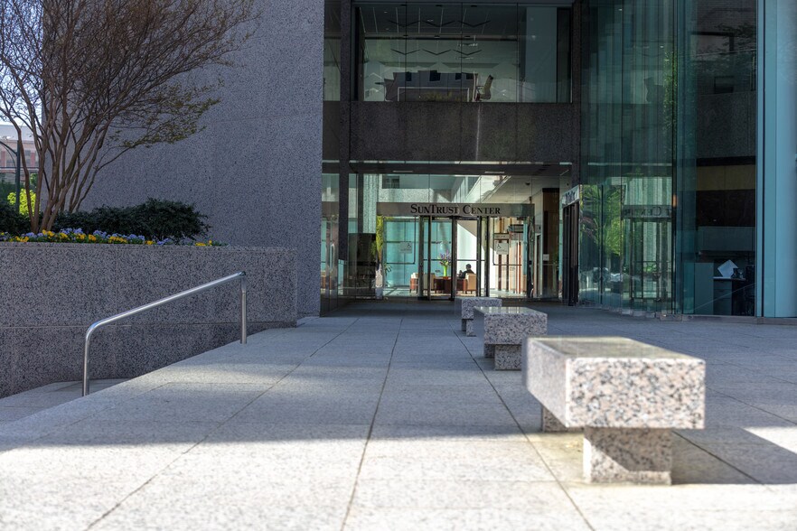 More Photos Of 919 E Main St, Richmond Office For Lease