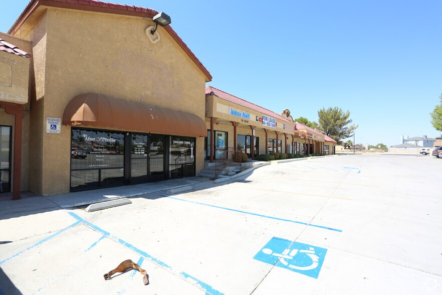 More Photos Of 16137 Green Tree Blvd, Victorville Unknown For Lease