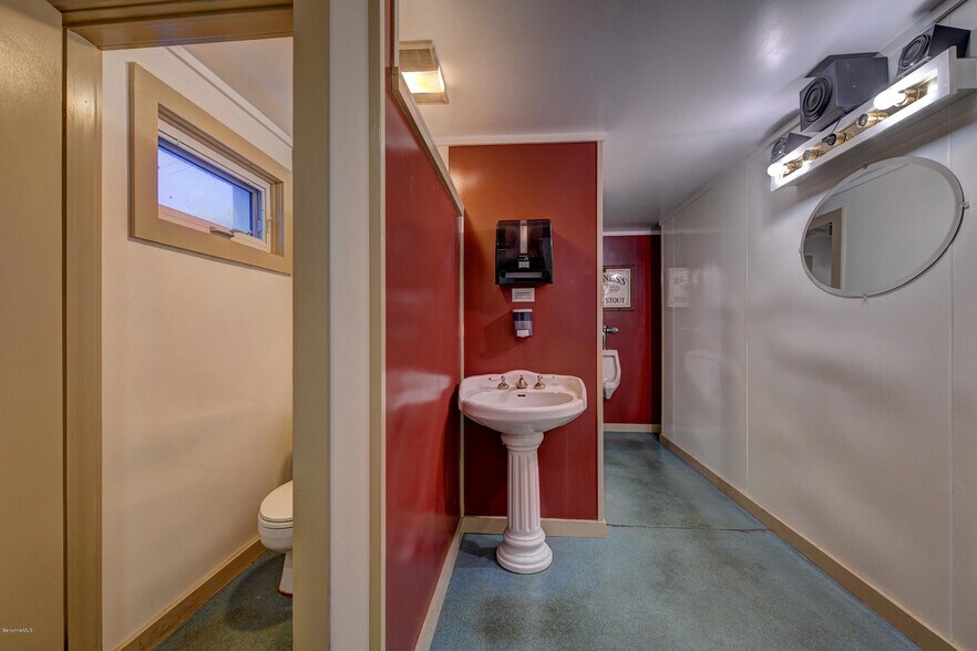 More Photos Of 650 N Main St, Sheffield Restaurant For Sale