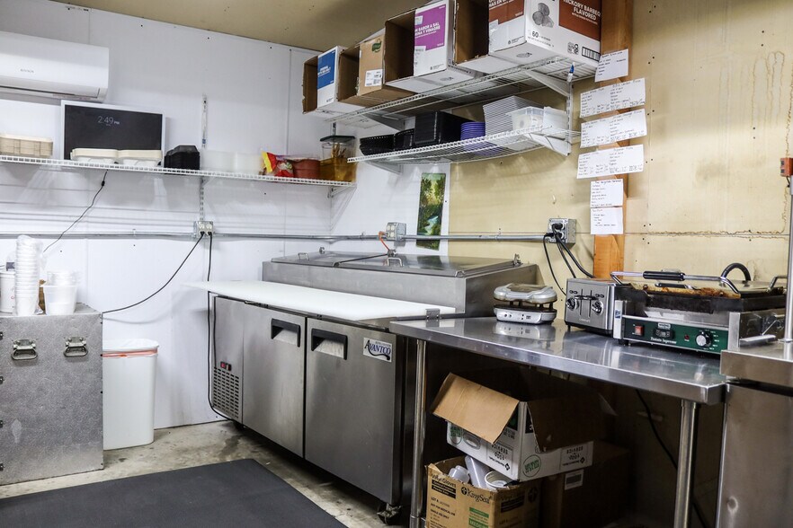 More Photos Of 426 Central Ave, Fairfield Storefront For Sale