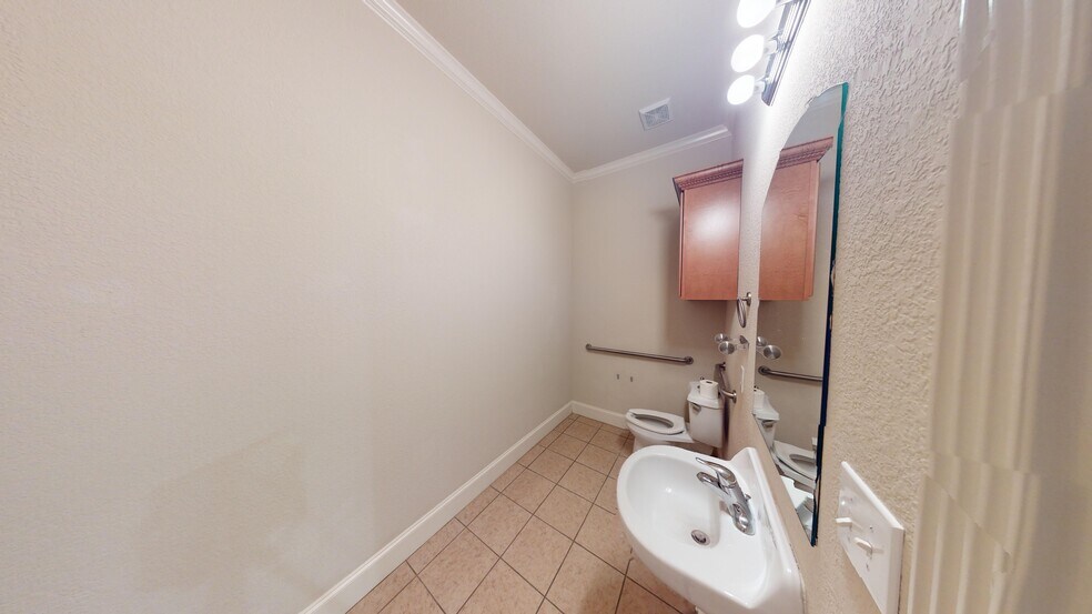 More Photos Of 5509 Louetta Rd, Spring Office For Sale