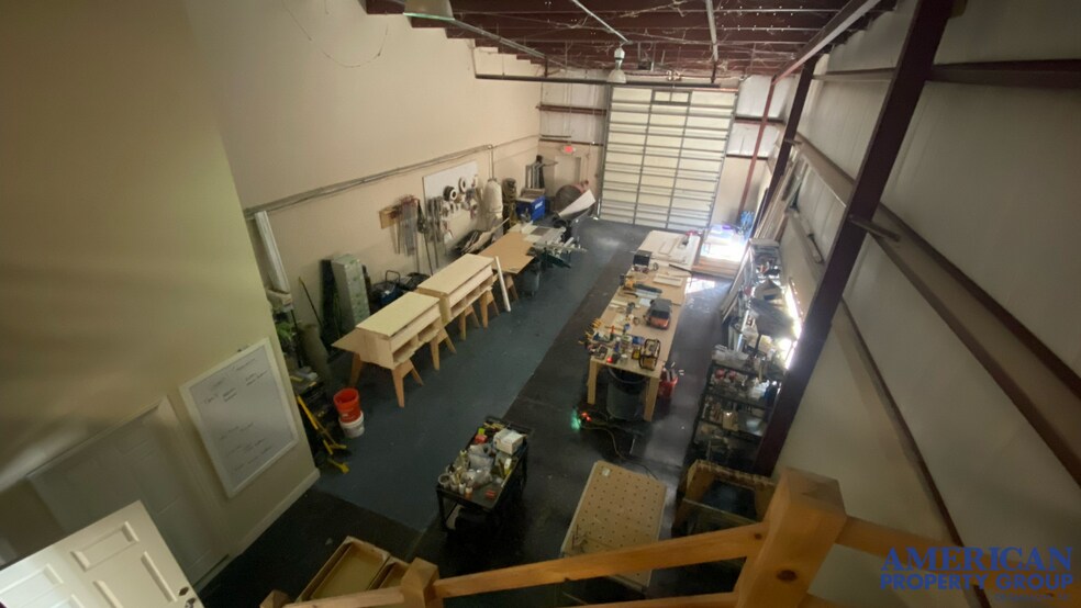 More Photos Of 1090 Knight's Trail Rd, North Venice Light Distribution For Sale