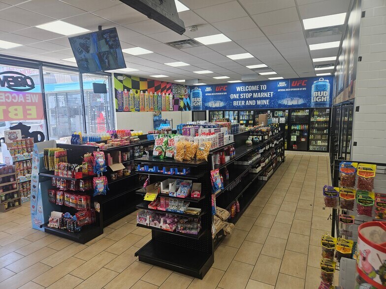 More Photos Of 945 W Pacific Coast Hwy, Wilmington Unknown For Lease
