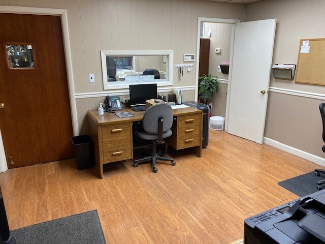 More Photos Of 17 Madison Ave, Paterson Distribution For Lease