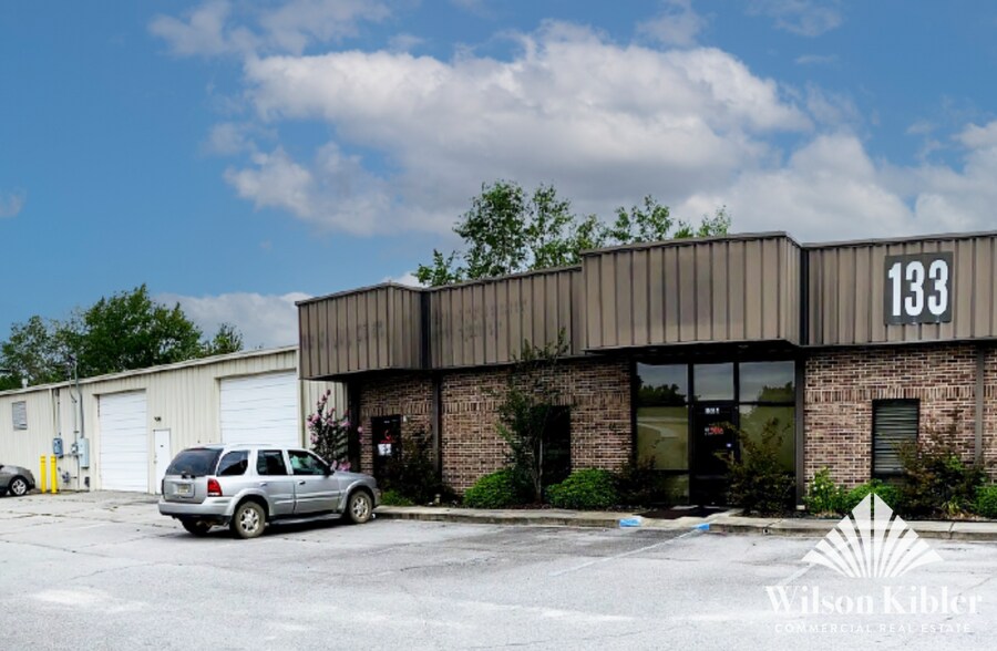 Primary Photo Of 133 Vera Rd, Lexington Showroom For Lease