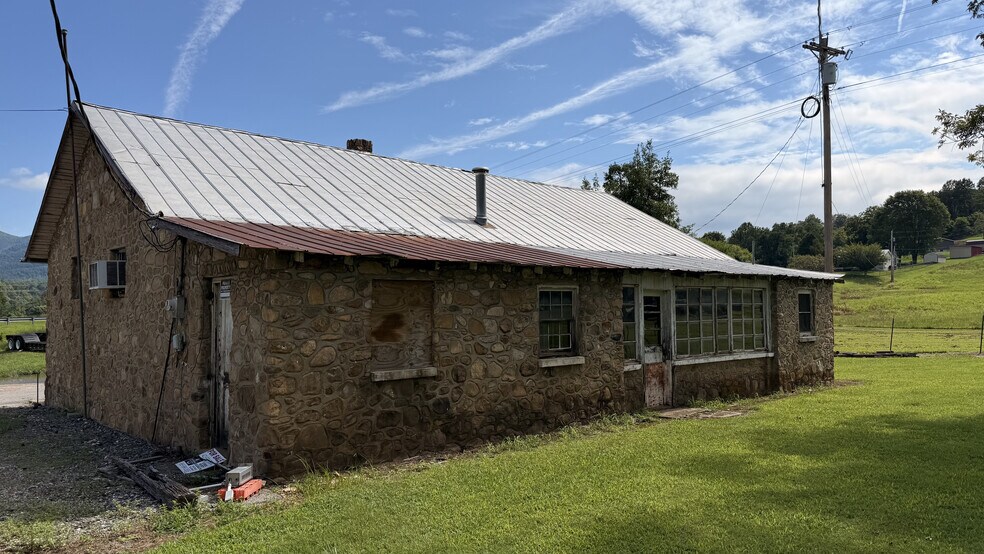 More Photos Of 41 Upper Shut In Rd, Hot Spgs, Hot Springs Freestanding For Sale