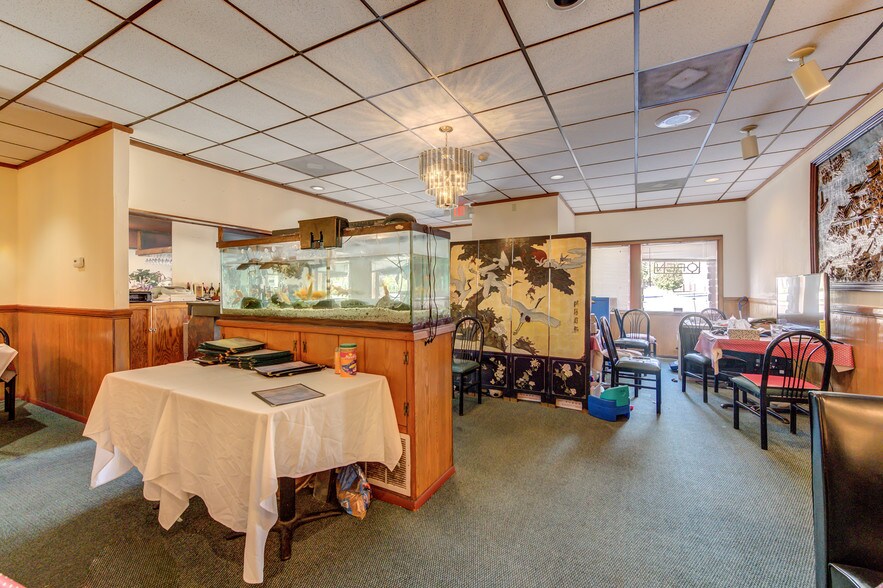 More Photos Of 2428 S Brentwood Blvd, Saint Louis Restaurant For Sale