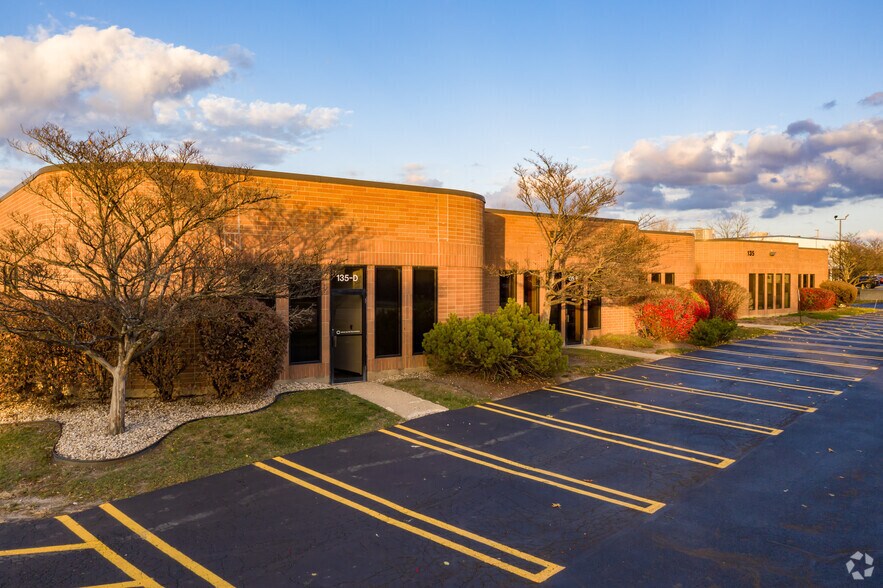 More Photos Of 135 E St. Charles Rd, Carol Stream Light Distribution For Lease