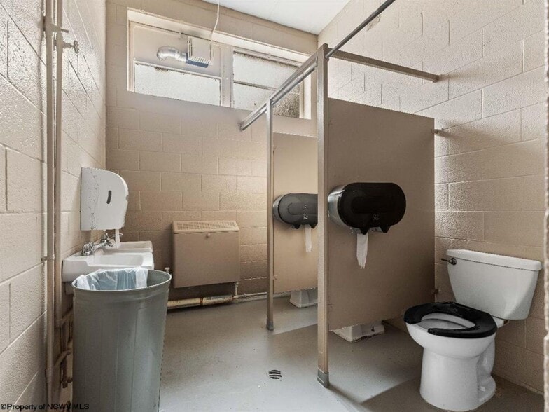 More Photos Of 1433 Dorsey Ave, Morgantown Schools For Lease