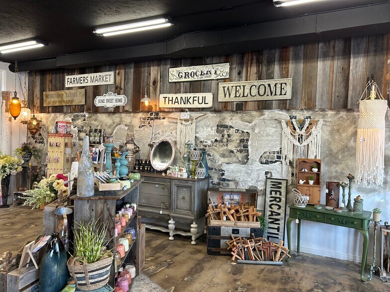 More Photos Of 1407 2nd St S, Nampa Storefront For Sale