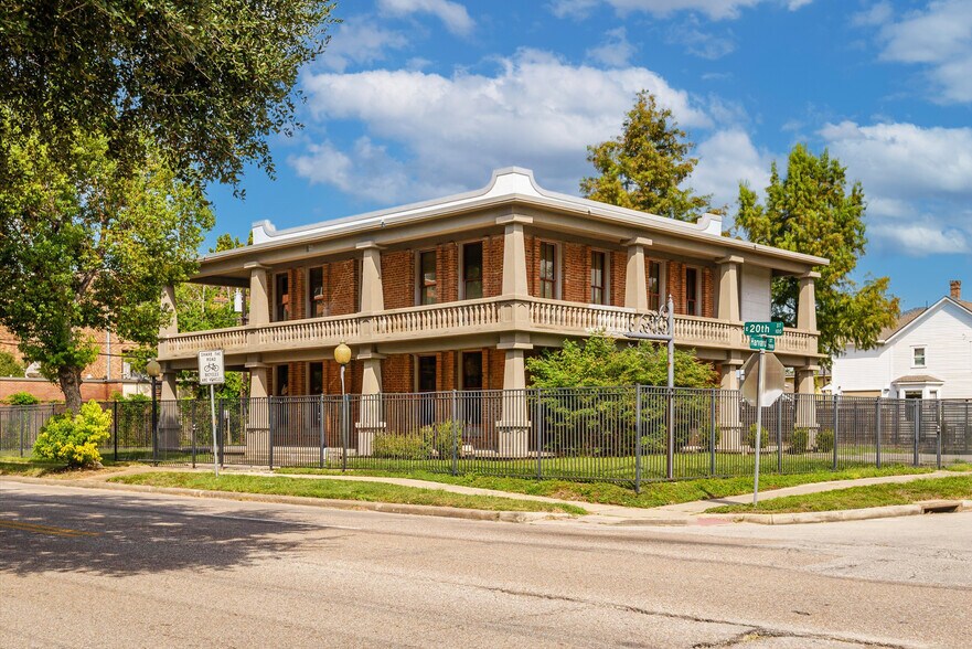 Primary Photo Of 119 E 20th St, Houston Office Residential For Sale