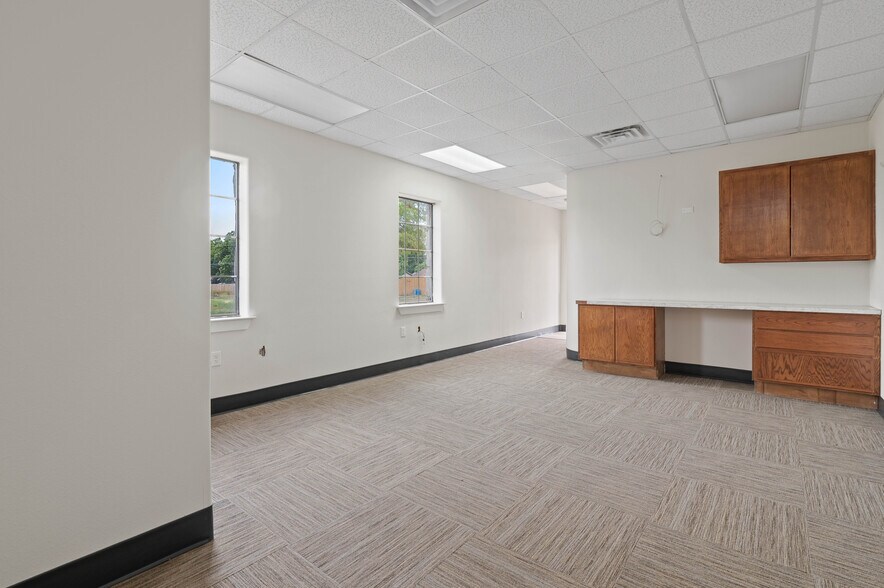 More Photos Of 3605 Interstate 30, Mesquite Medical For Lease