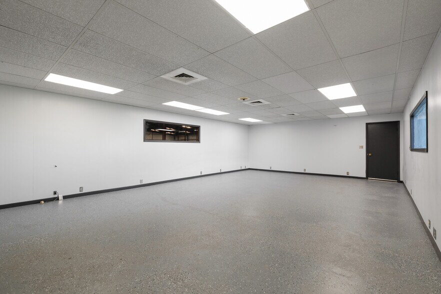 More Photos Of 14392 W Expressway 83, Harlingen Industrial For Sale