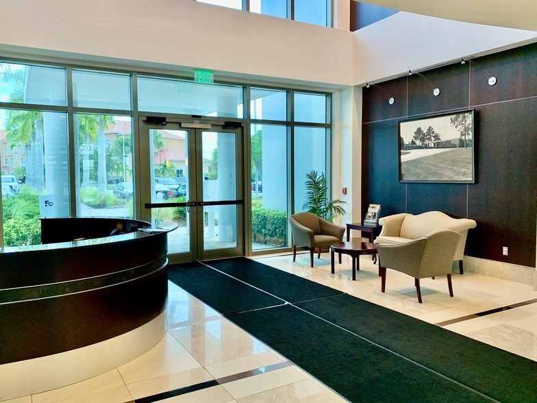 More Photos Of 10070 Daniels Interstate Ct, Fort Myers Office For Lease