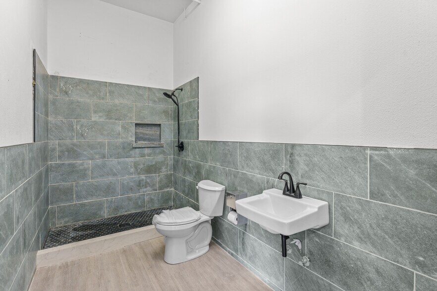 More Photos Of 3535 N Anza Rd, Palm Springs Warehouse For Sale