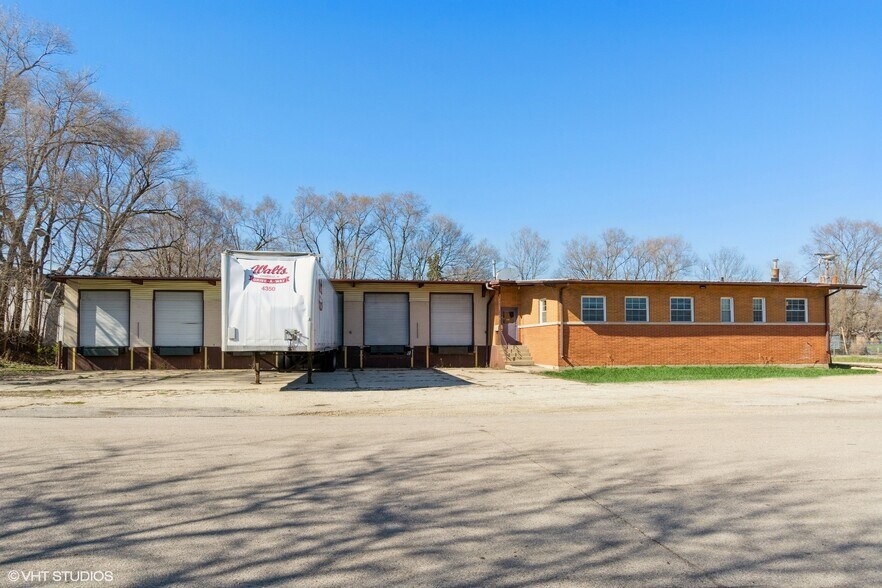 More Photos Of 720 Kennon Rd, Rockford Truck Terminal For Sale