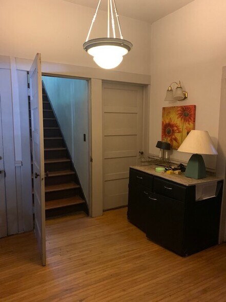 More Photos Of 103 W Stone Ave, Greenville Office For Sale