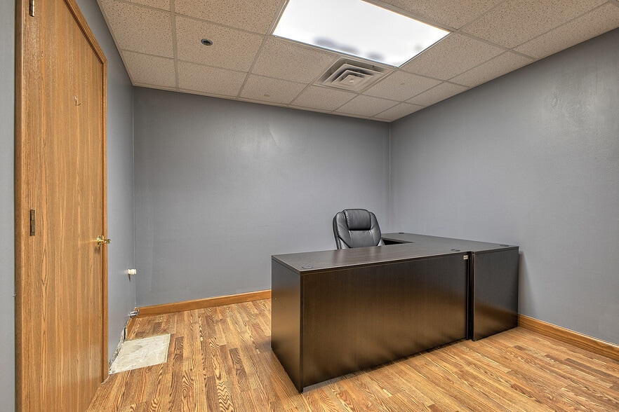 More Photos Of 911 Ligonier St, Latrobe Medical For Sale