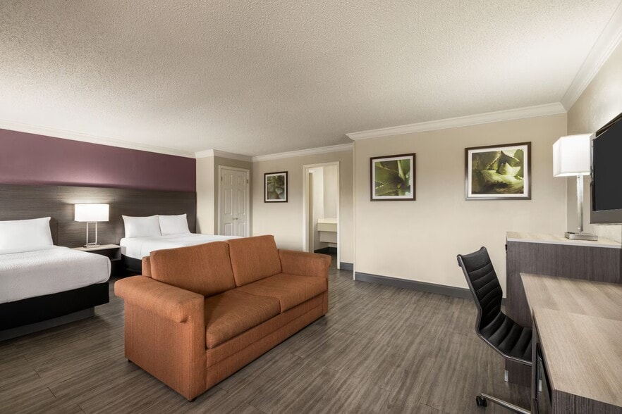 More Photos Of 6511 W Military Dr, San Antonio Hotel For Sale