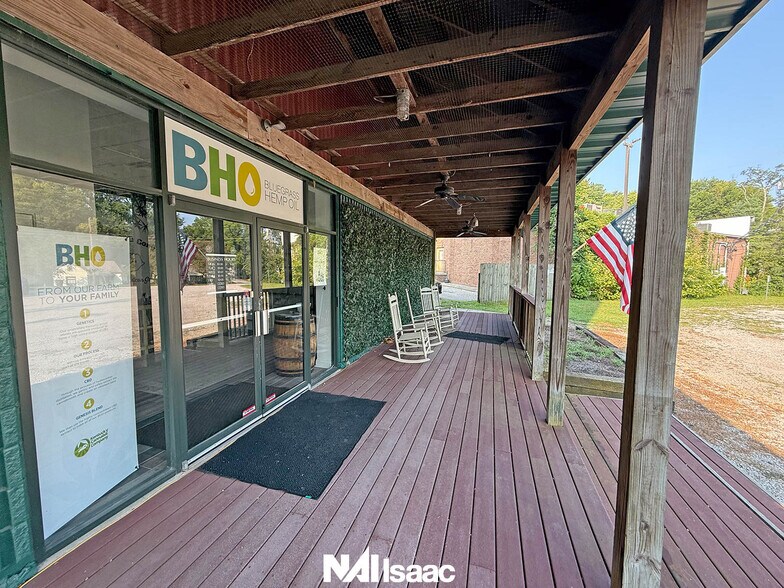 More Photos Of 230 N Gratz St, Midway Storefront Retail Office For Sale