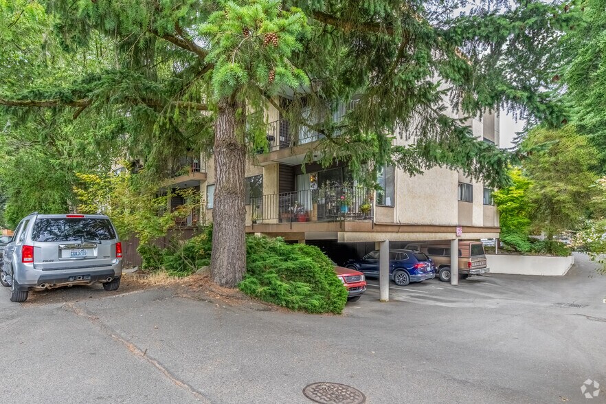 More Photos Of 13322 Greenwood Ave N, Seattle Apartments For Sale