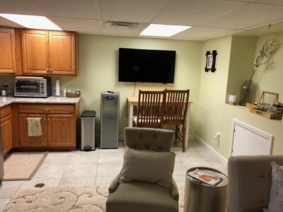 More Photos Of 533 Main St, Belleville Freestanding For Lease