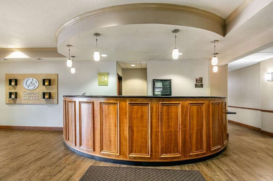 More Photos Of 210 Harvey Way, Hopkinsville Hotel For Sale