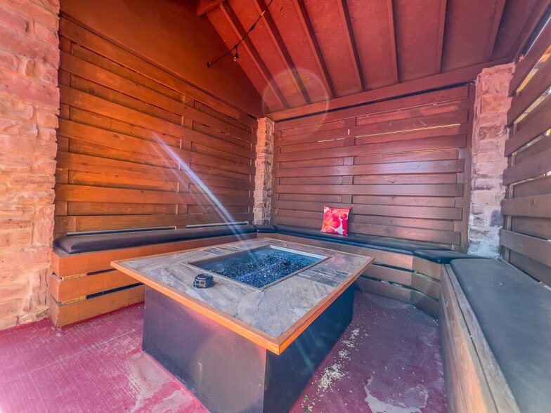 More Photos Of 5708 NW Expressway St, Oklahoma City General Retail For Sale