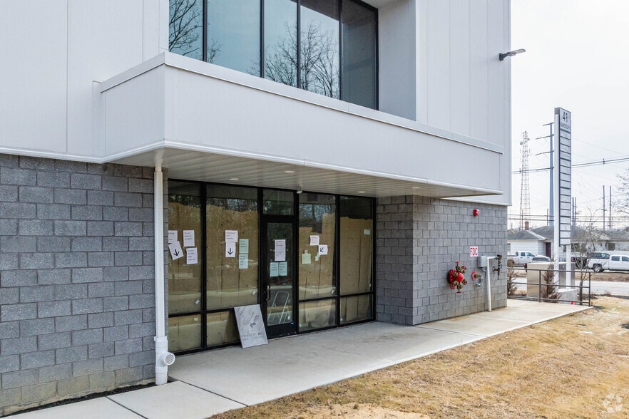 More Photos Of 41 Randolph Rd, Howell Warehouse For Lease