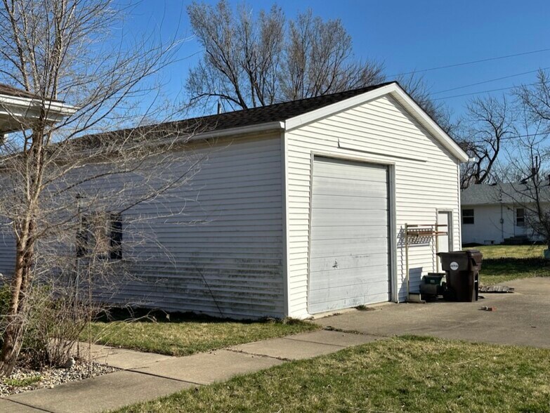 More Photos Of 509 S Buck Rd, Le Roy Skilled Nursing Facility For Sale