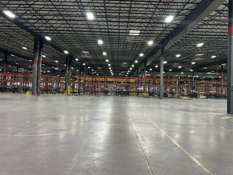 More Photos Of 100 Morgan Olson Way, Ringgold Manufacturing For Lease