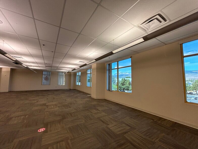 More Photos Of 9390 Gateway Dr, Reno Unknown For Lease